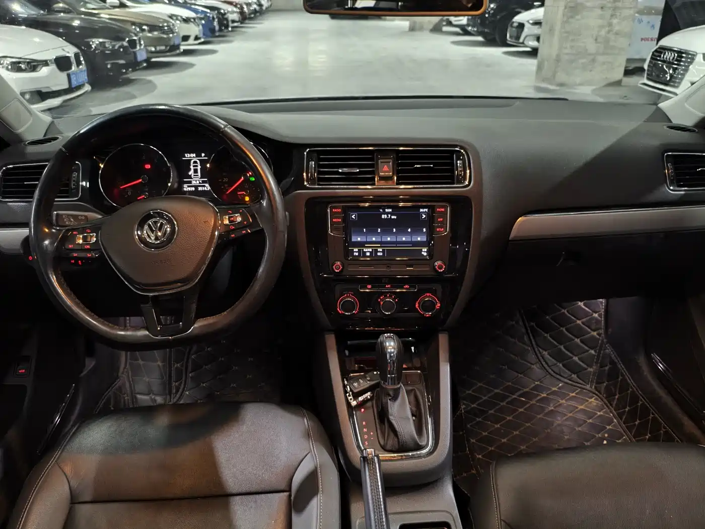 Volkswagen Sagitar 2018 280TSI DSG Spark Edition фото 12