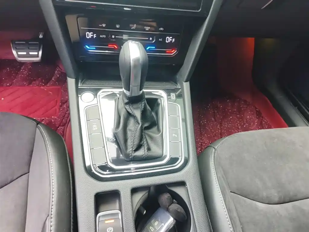 Volkswagen FAW-Volkswagen CC 2024 330TSI Dazzling Edition фото 14