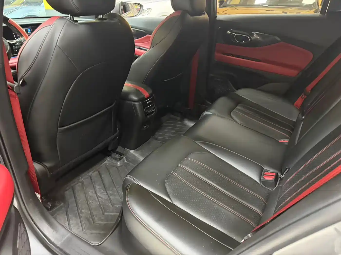 GAC Trumpchi Trumpchi Emkoo 2021 270T DCT J10 Sprinter Edition фото 5