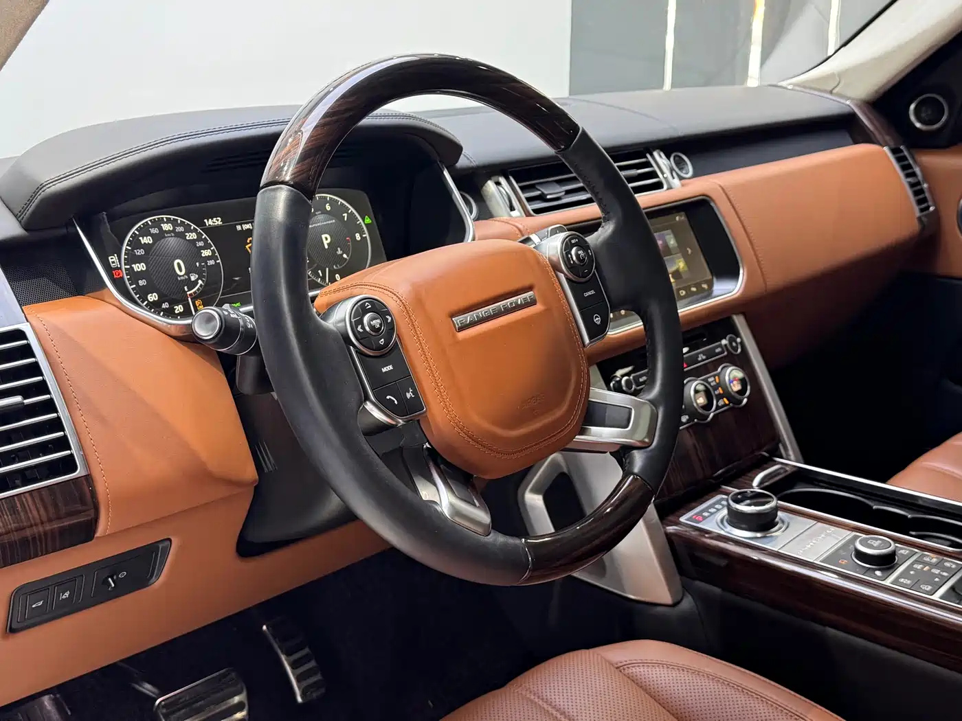 Land Rover Range Rover 2017 5.0 SC V8 AB Ultimate Autobiography LWB фото 8
