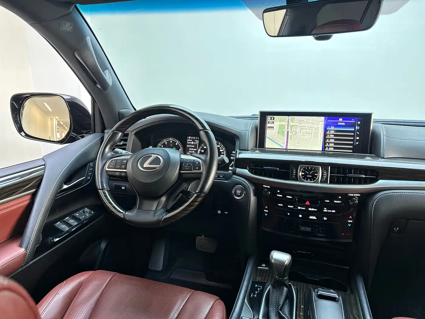 Lexus LX 2017 570 Dynamic Luxury фото 17