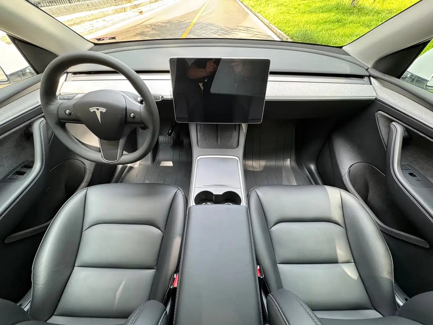 Фото 17 - Tesla Model Y