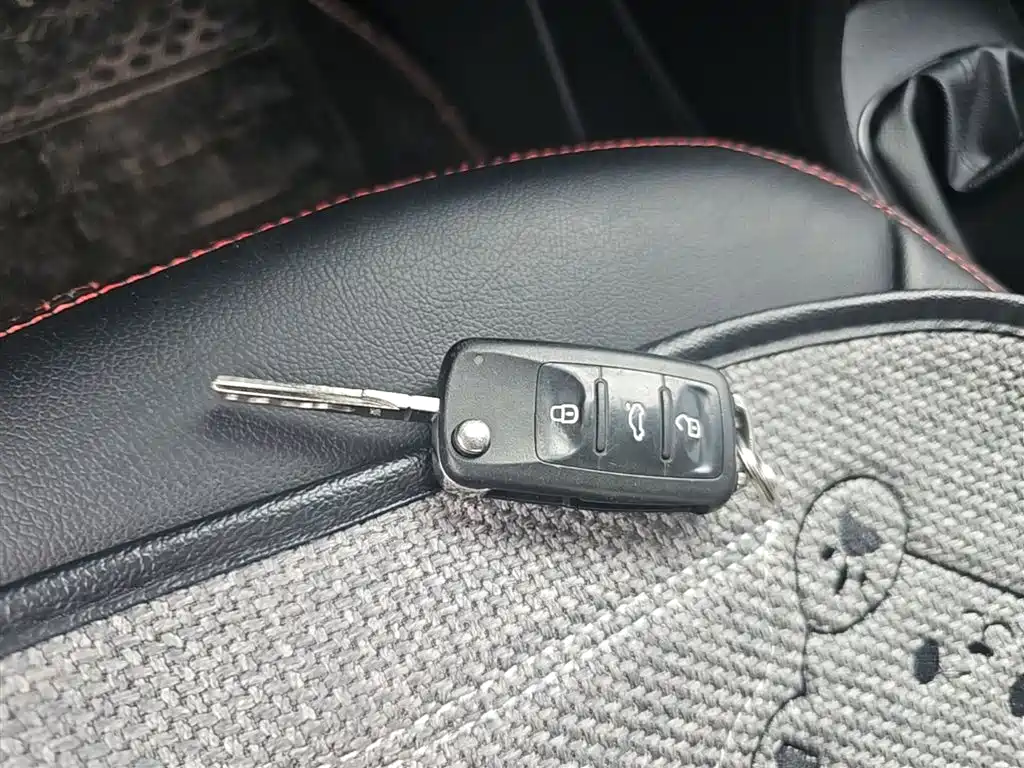 Volkswagen Polo 2018 1.5L Manual Safe Drive фото 9