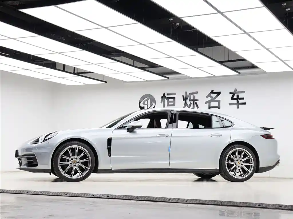 Porsche Panamera 2019 Panamera 4 Executive Long Wheelbase 2.9T фото 35