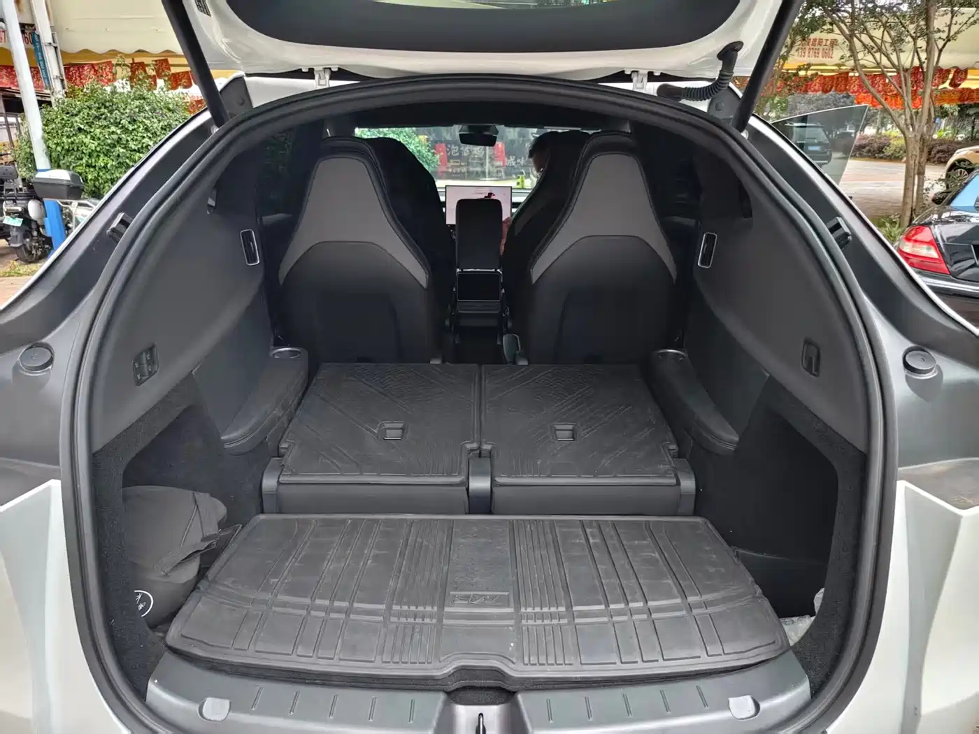 Tesla Model Y L 2025 2025 Facelift Long Range AWD