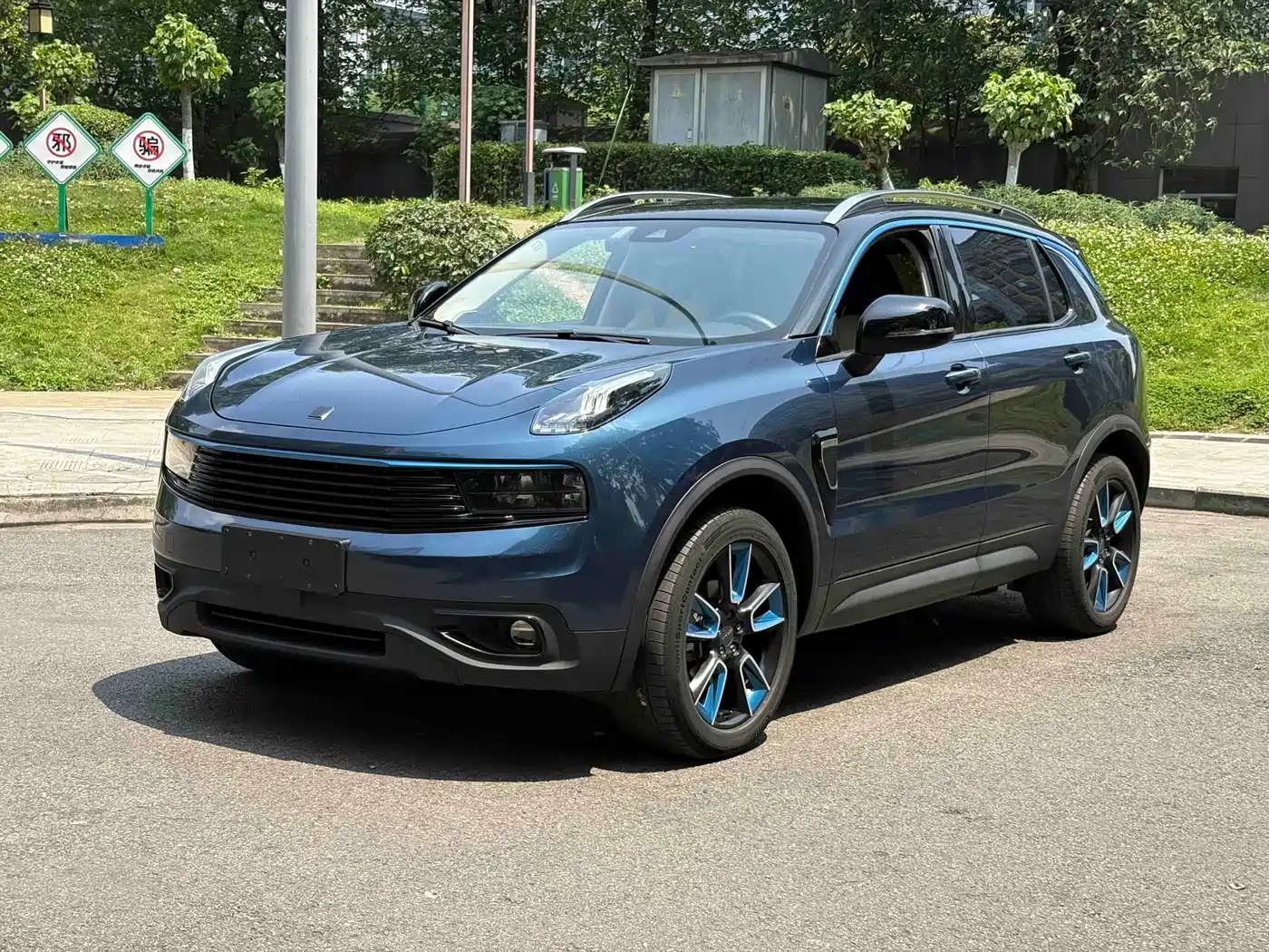 Lynk & Co 01 2017 2.0T 2WD Pro Shine Edition