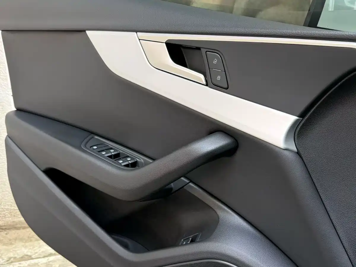 Audi A4L 2022 40 TFSI Fashion Dynamic фото 6