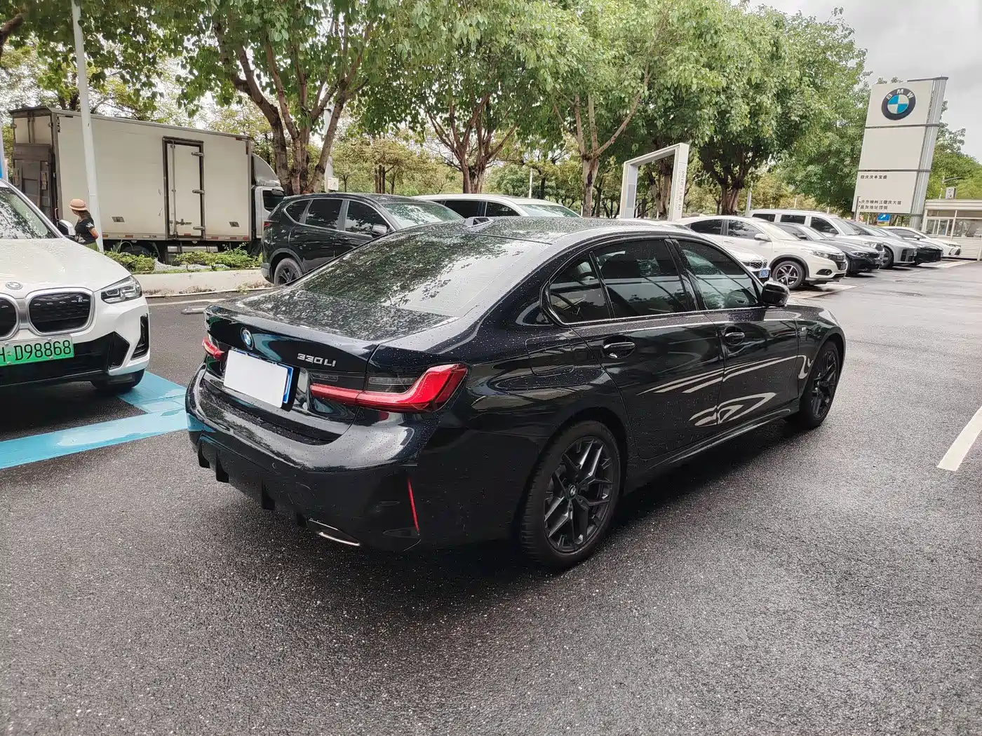 BMW 3 Series 2025 330Li M Sport Night Edition фото 5