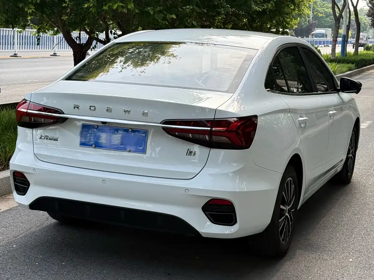 Фото 6 - Roewe i5