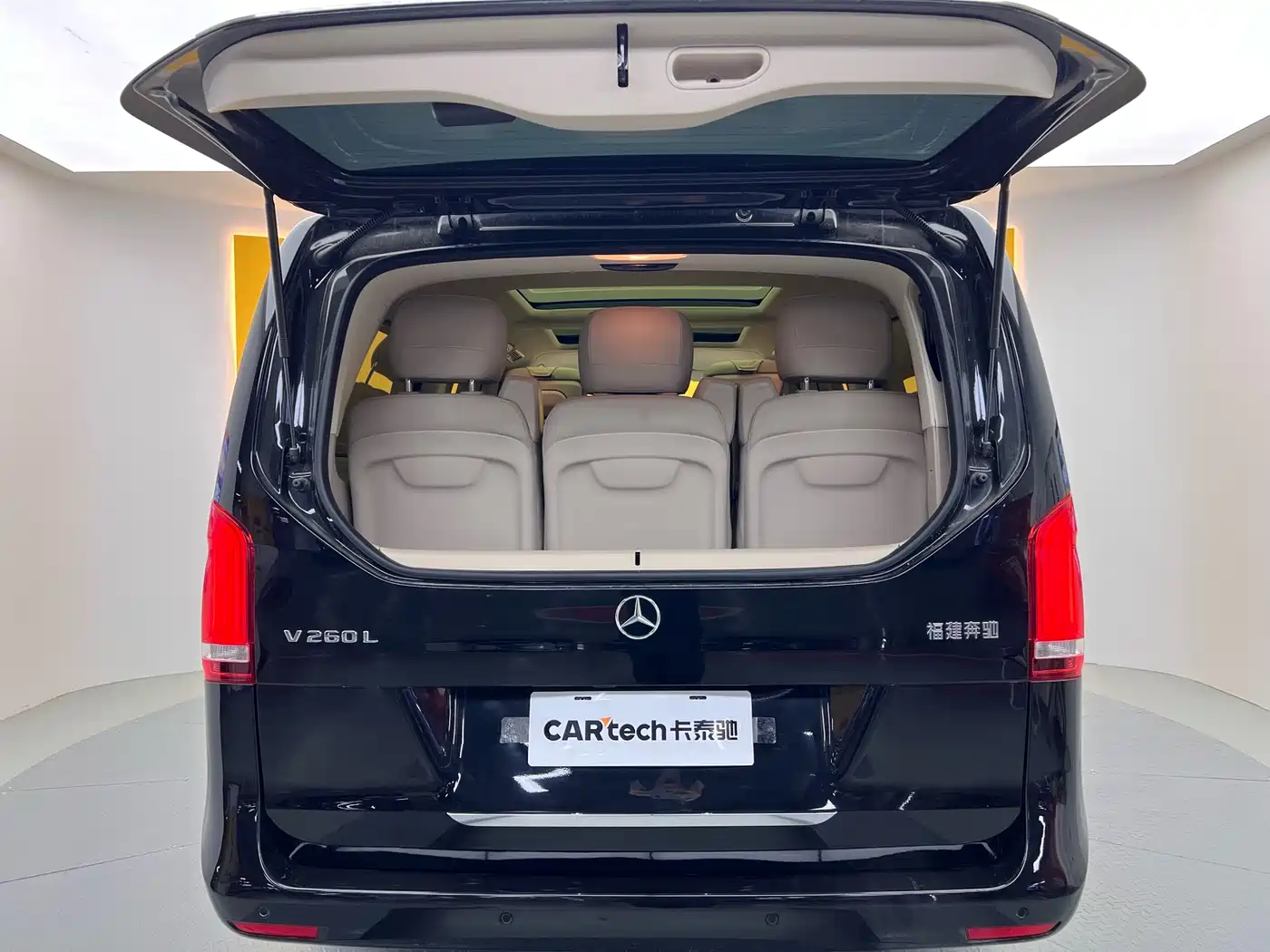Mercedes-Benz V-Class 2022 V 260 L Long Wheelbase Prestige Edition фото 35