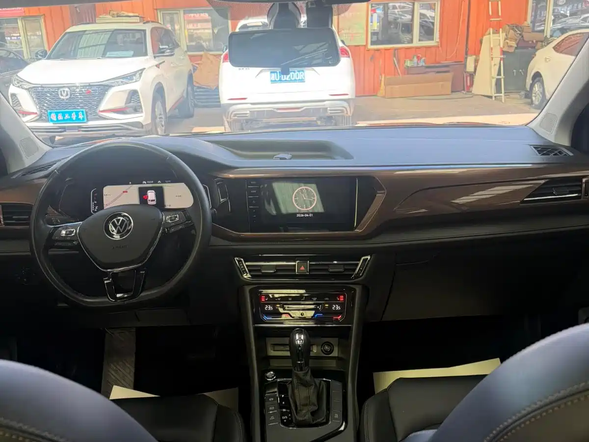 Volkswagen Tharu 2022 280TSI FWD Luxury Edition фото 6