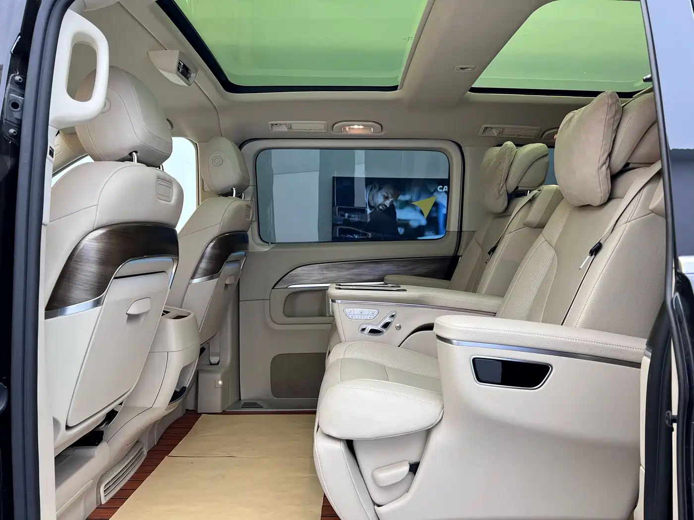 MERCEDES-BENZ V CLASS