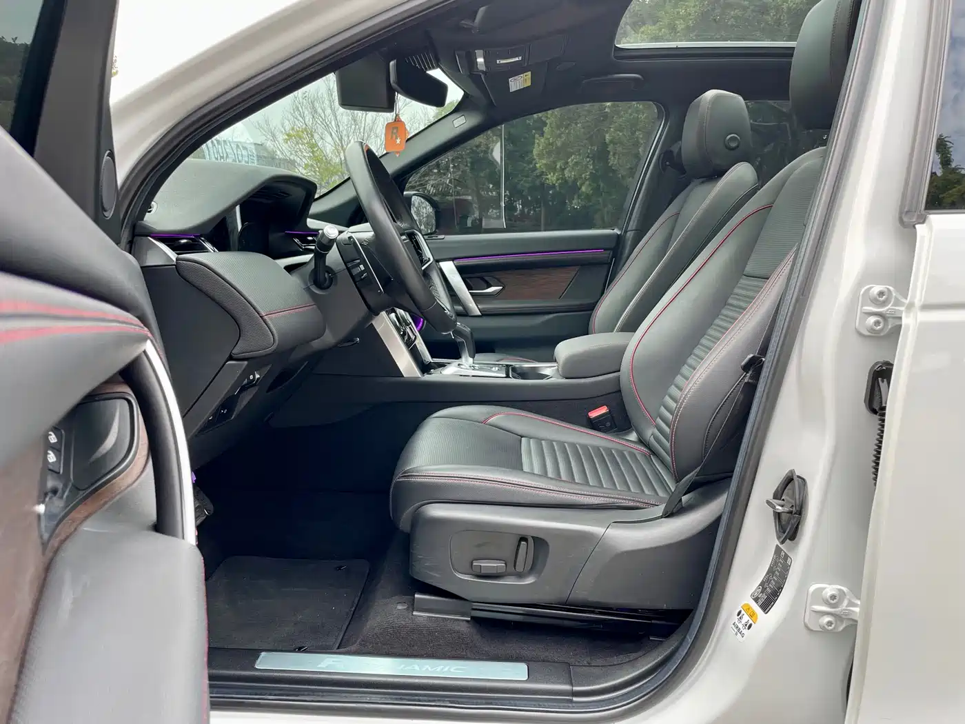 LAND ROVER DISCOVER SPORTS