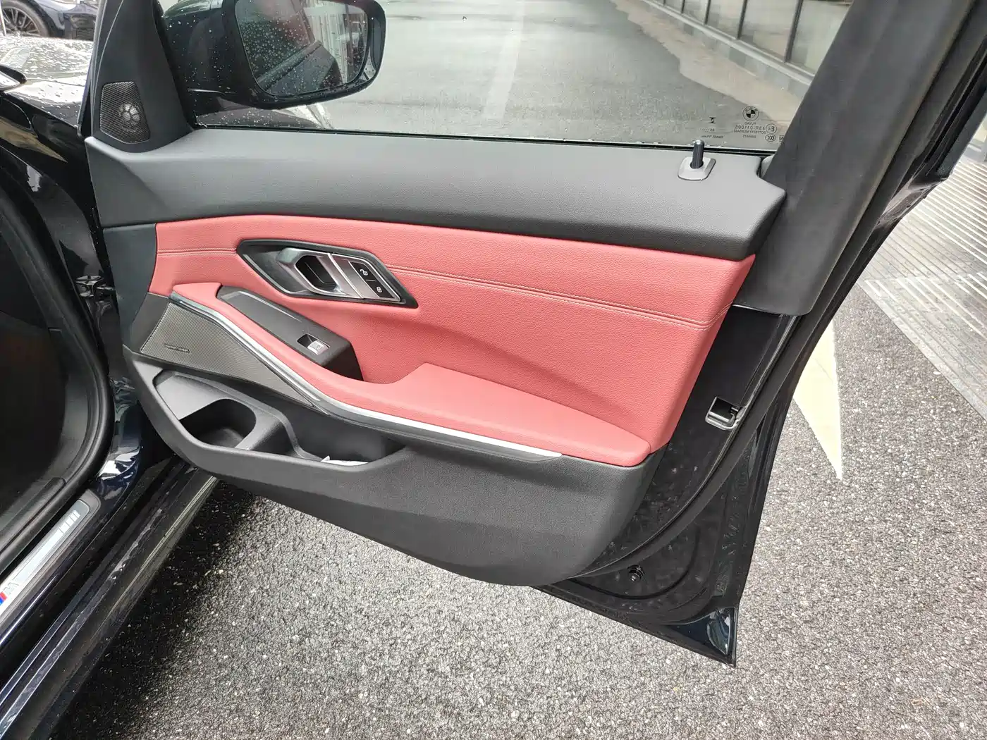 BMW 3 Series 2025 330Li M Sport Night Edition фото 25