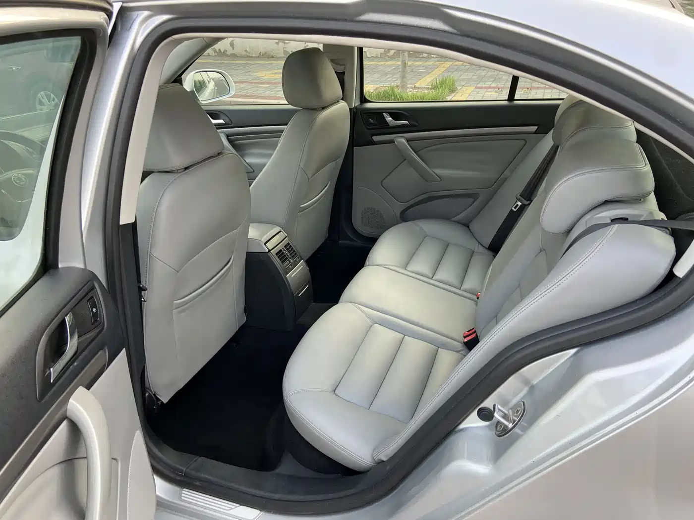 Škoda Octavia 2013 1.6L Automatic Prestige Edition фото 9