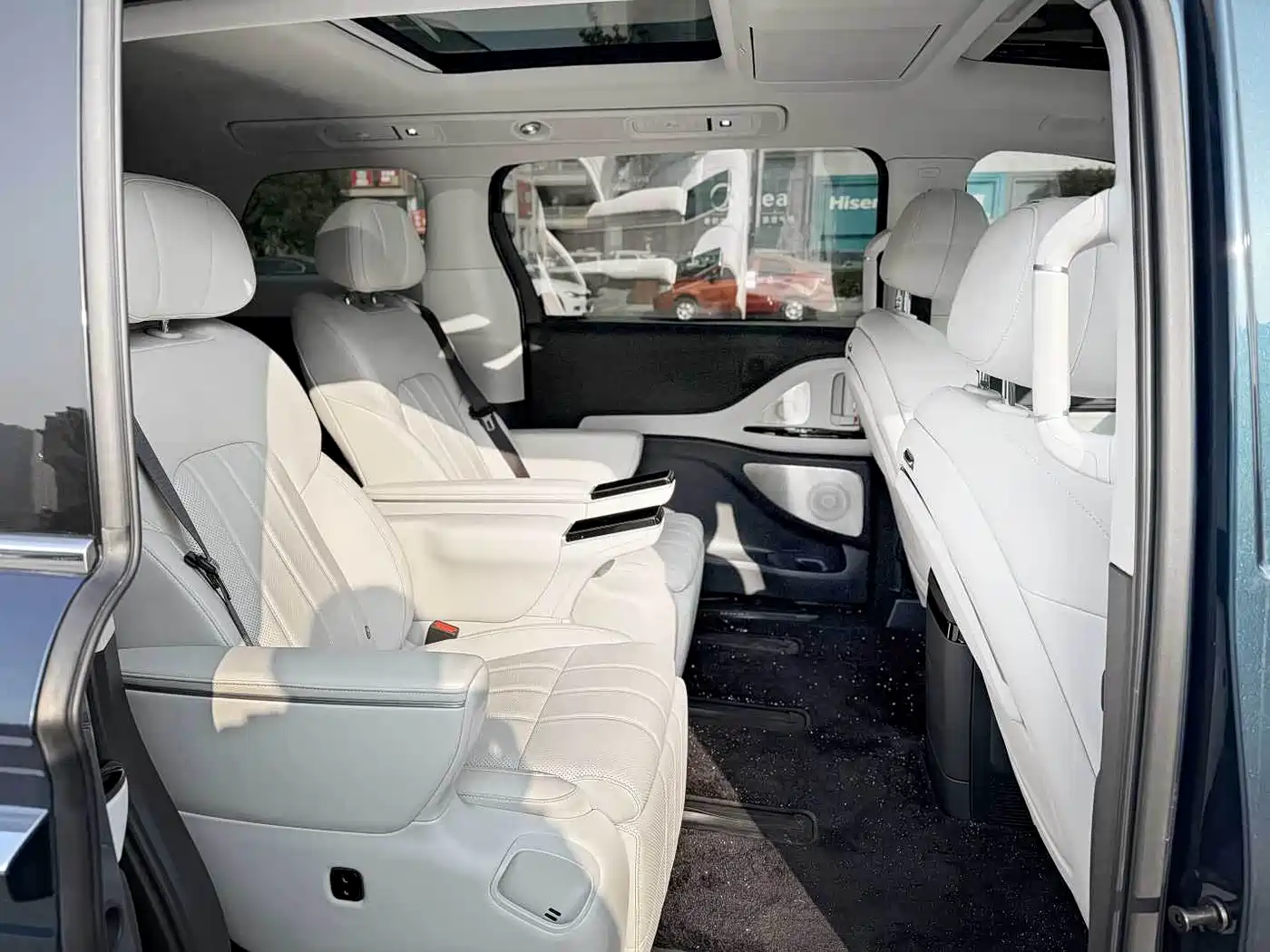 Voyah Auto Voyah Dreamer 2025 PHEV AWD Flagship Kunpeng Edition фото 9