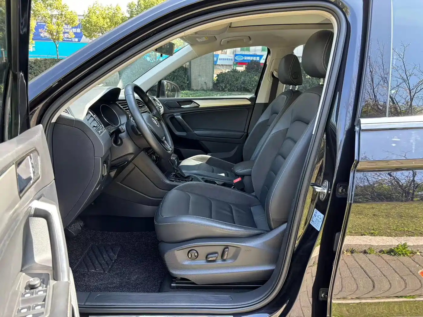 Volkswagen Tiguan L 2019 330TSI Automatic 2WD Panorama Comfort Edition China VI фото 4