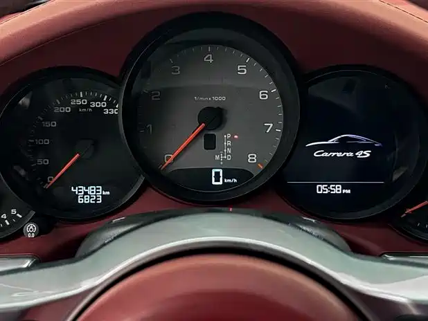 Porsche 911 2016 Carrera 4S 3.0T фото 16