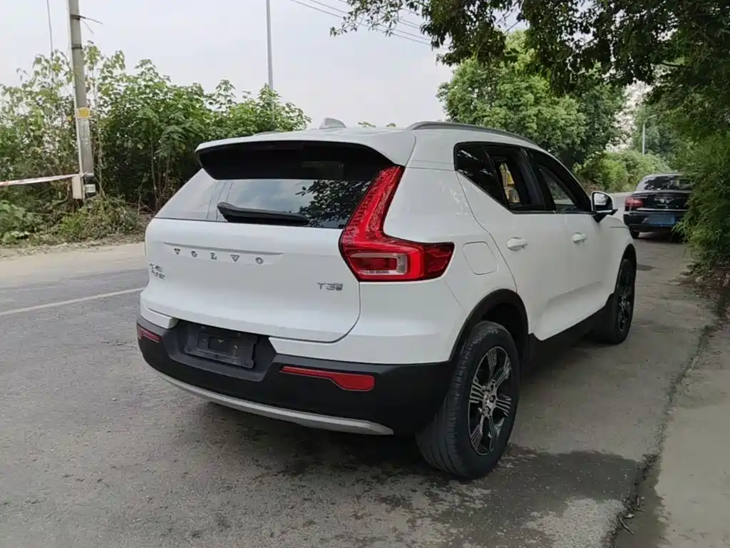 صورة 7 - Volvo XC40