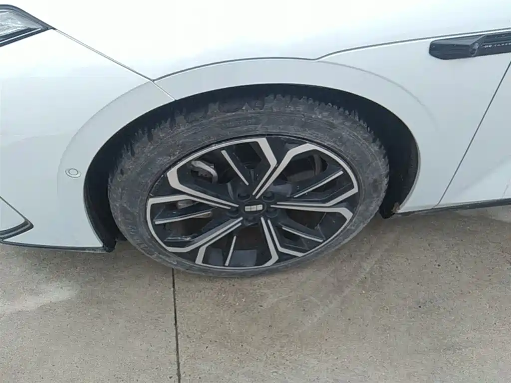 Geely Galaxy Galaxy E8 2025 700km Long Voyage Smart Drive Edition фото 23