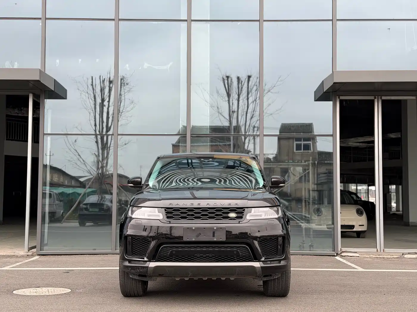 Land Rover Range Rover Sport 2019 3.0 SC V6 Special Edition фото 2