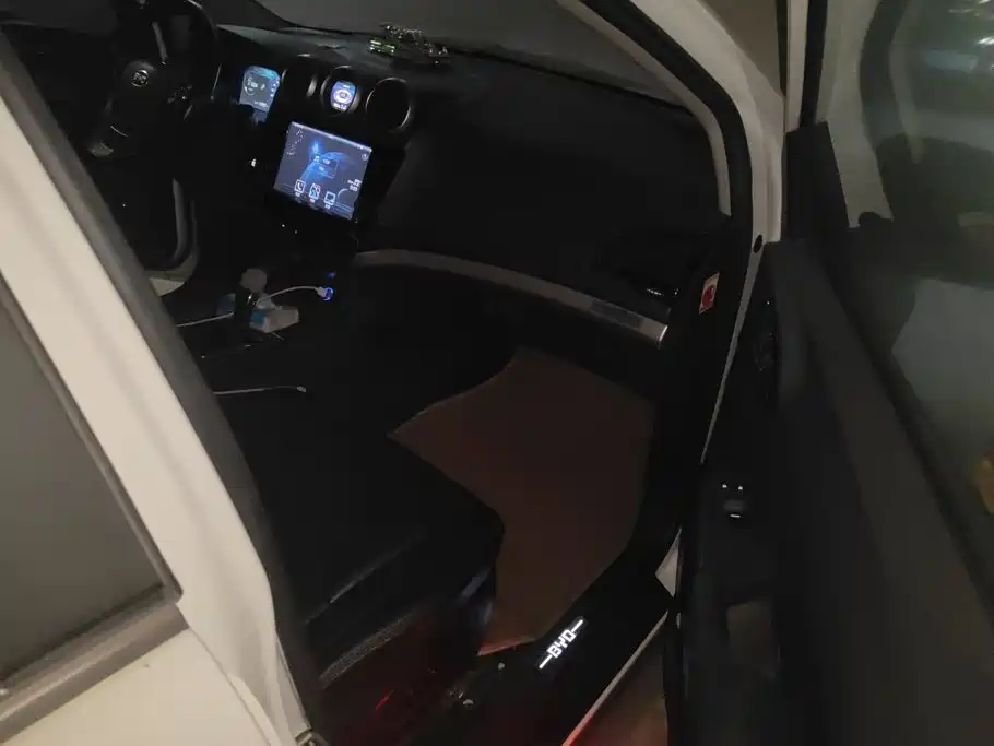 BYD S7 2014 2015 2.0T Automatic Flagship Model