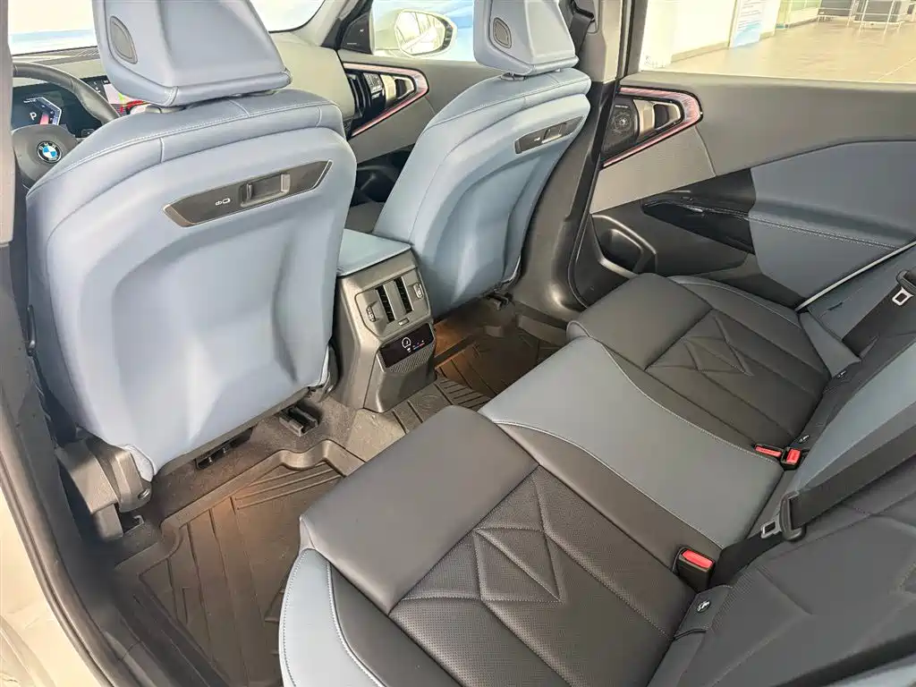 BMW X3 2025 xDrive30L Premium Model M Sport Black Package фото 27