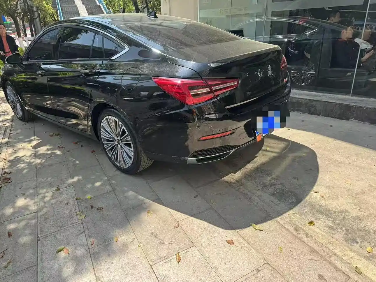 Фото 10 - Hongqi H5