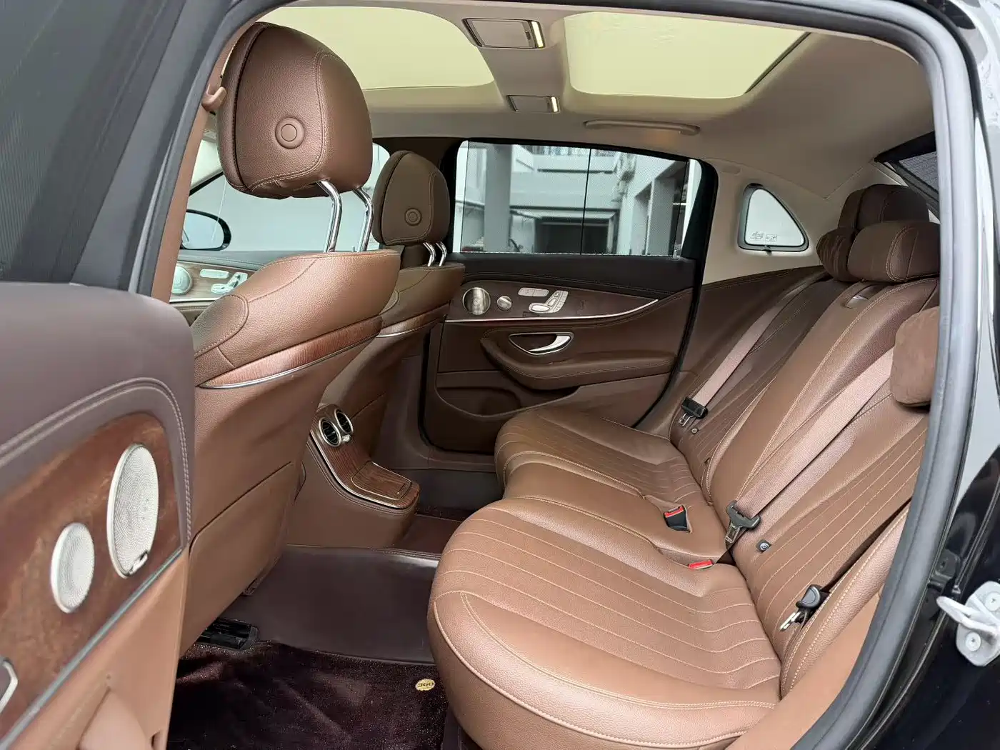 Mercedes-Benz E-Class 2023 E 300 L Luxury фото 5