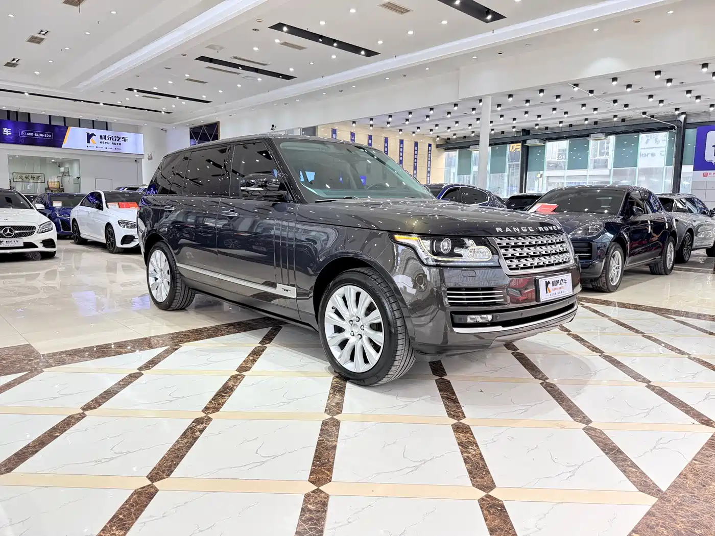 Land Rover Range Rover 2014 3.0 SC V6 Vogue SE Genesis Extended Edition фото 4
