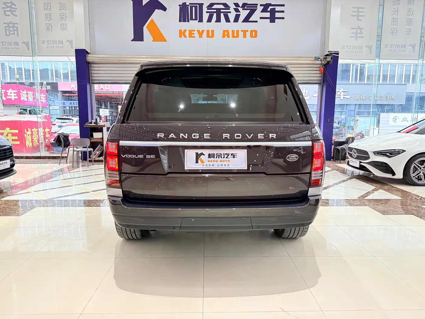 Land Rover Range Rover 2014 3.0 SC V6 Vogue SE Genesis Extended Edition фото 21