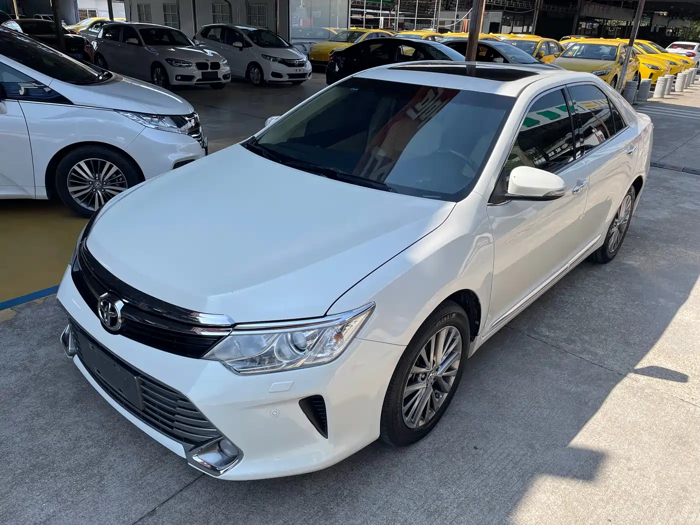 Toyota Camry 2016 2.5G 10th Anniversary Luxury Navigation Edition
