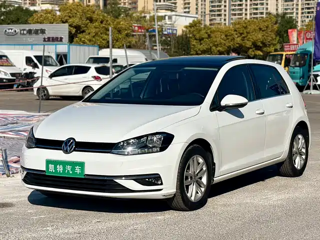 VOLKSWAGEN GOLF