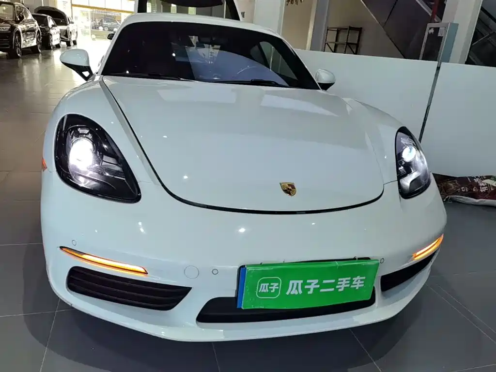 Porsche 718 2018 Cayman 2.0T фото 3