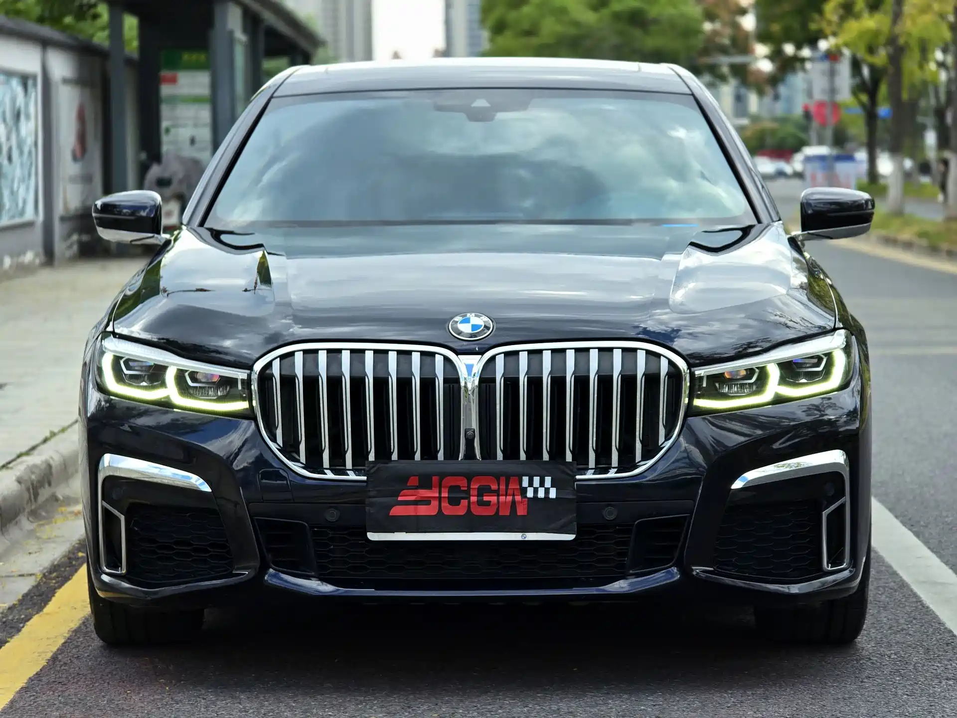 Photo 2 - BMW 7 Series