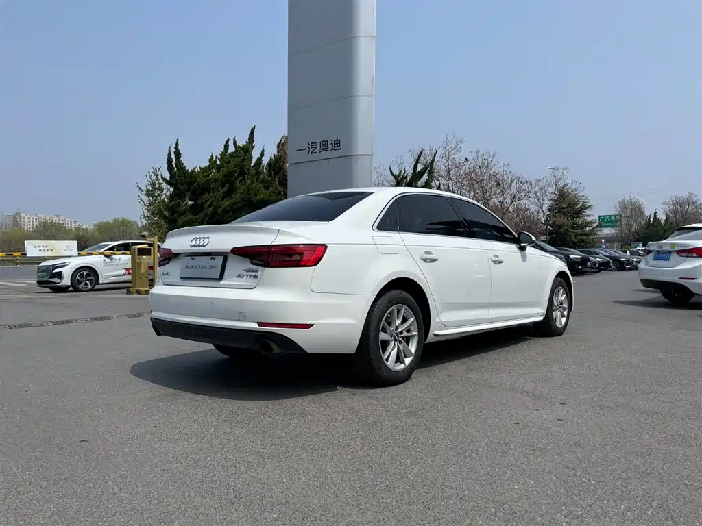 Audi A4L 2017 40 TFSI Progressive фото 6