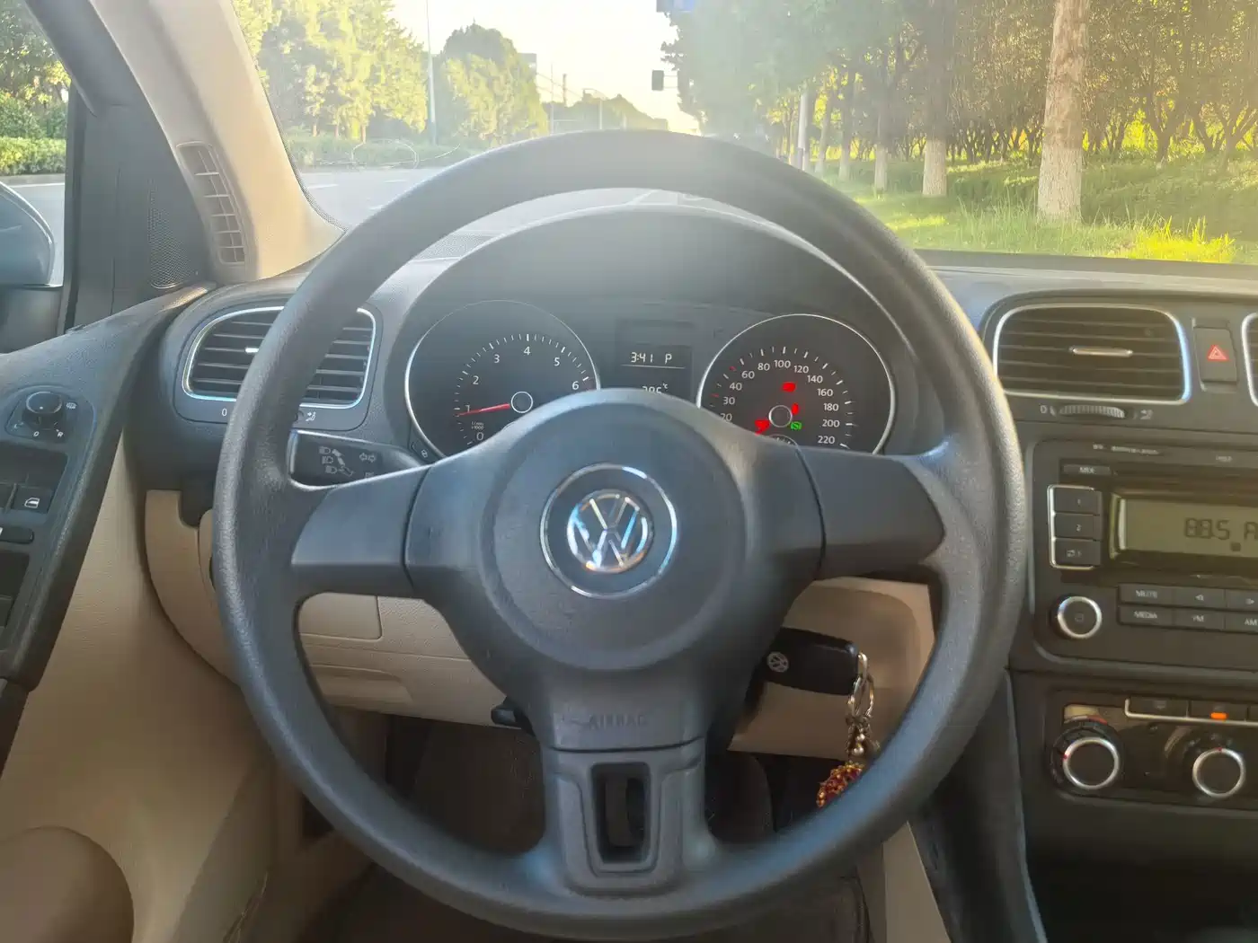 Photo 10 - Volkswagen Golf