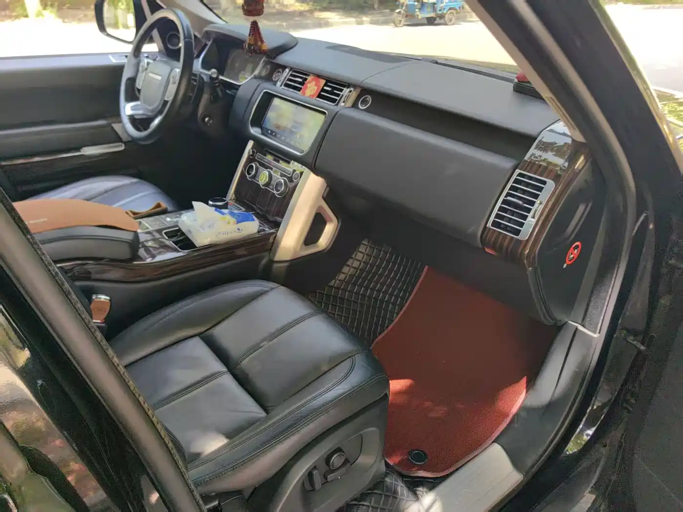 Land Rover Range Rover 2017 3.0 SC V6 Golden Age Edition фото 8