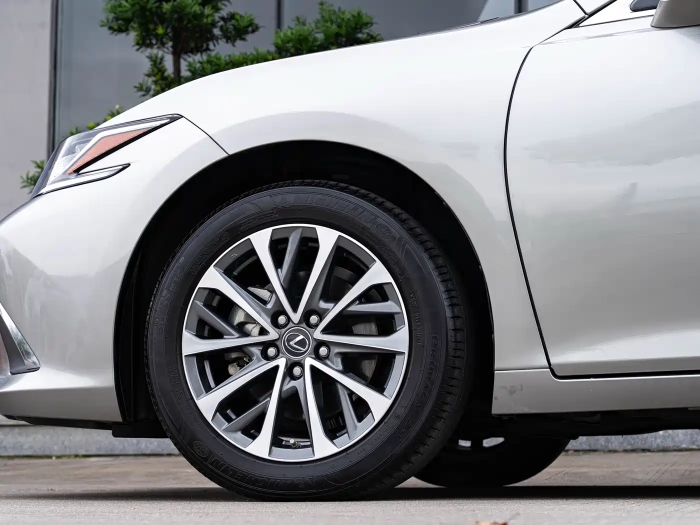 Lexus ES 2022 300h Excellence Edition фото 8