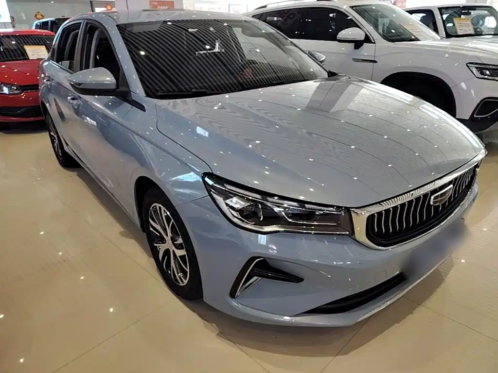 Фото 4 - Geely Emgrand