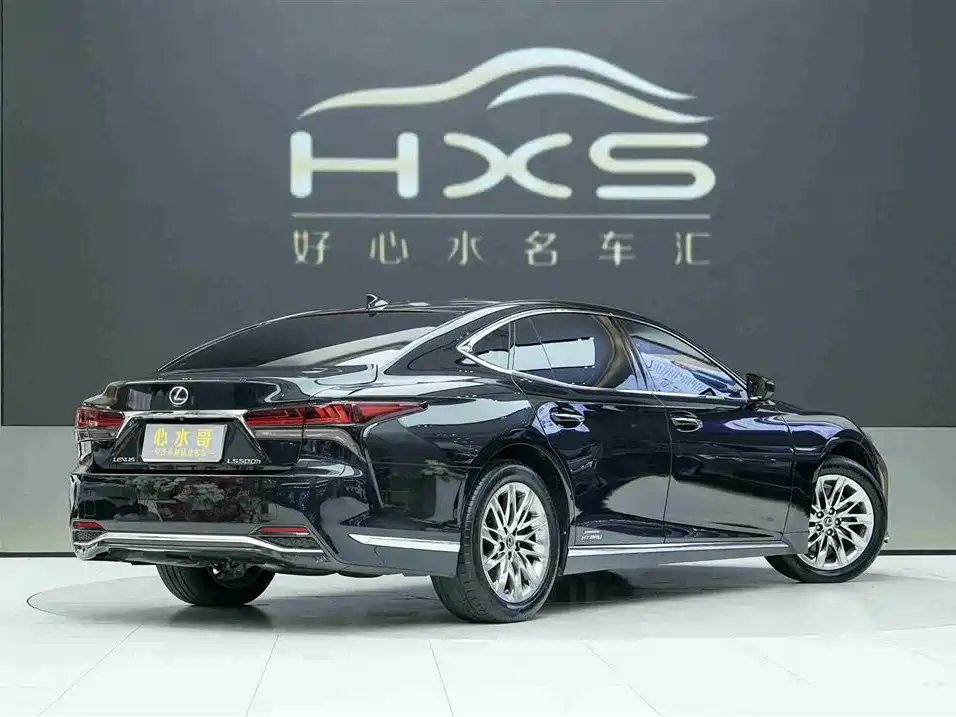 Lexus LS 2021 500h Luxury Edition фото 4