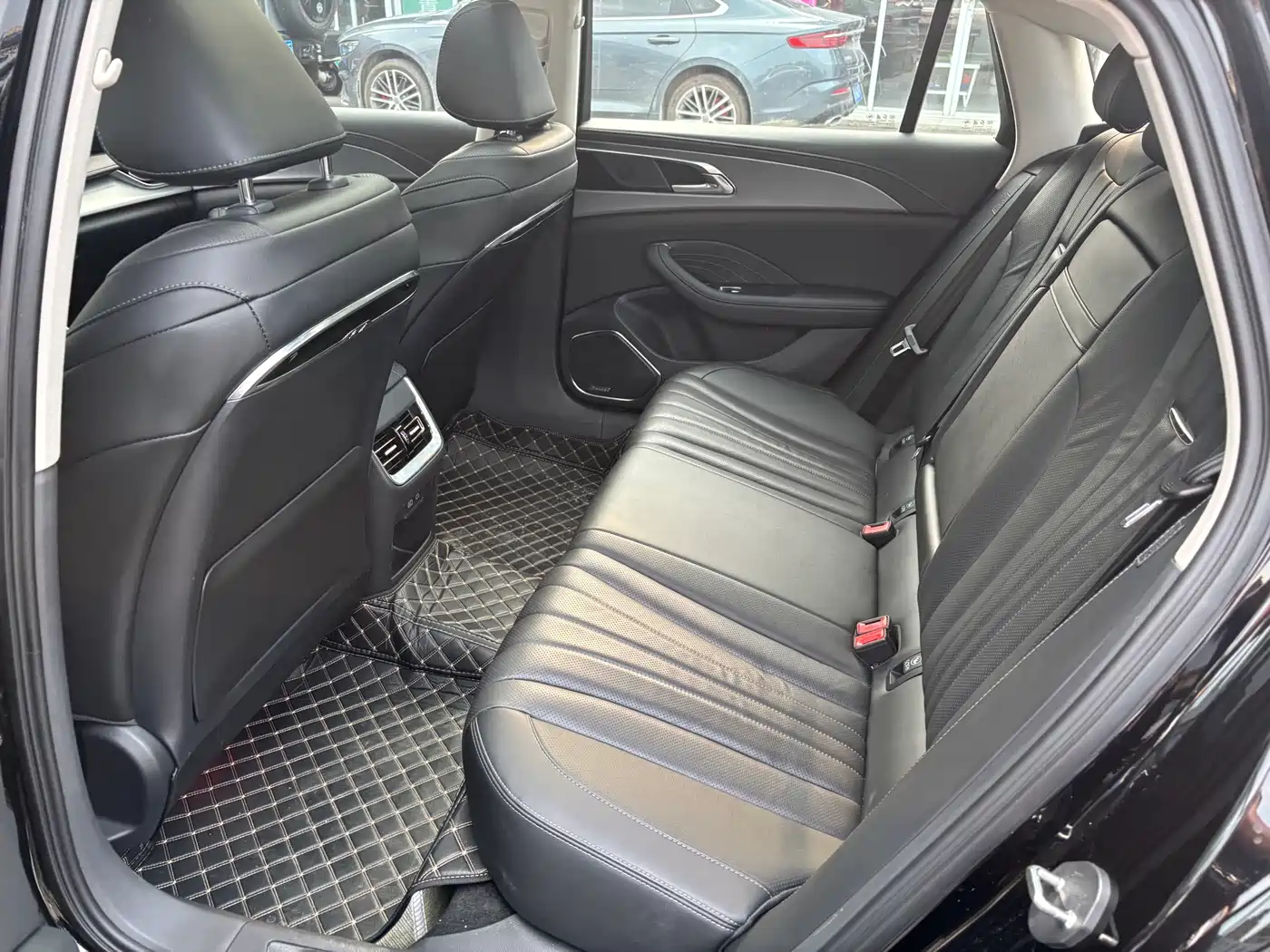 Hongqi H5 2024 2.0T Automatic Smart Connect Flag Smooth Edition фото 13