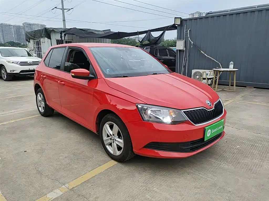 Škoda Fabia 2017 1.4L Auto Car Enjoy Edition фото 4
