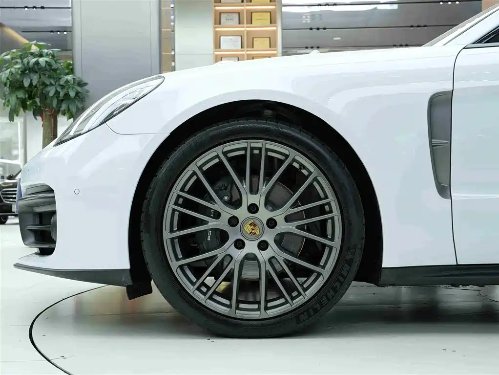 Porsche Panamera 2023 Panamera 2.9T Platinum Edition фото 22