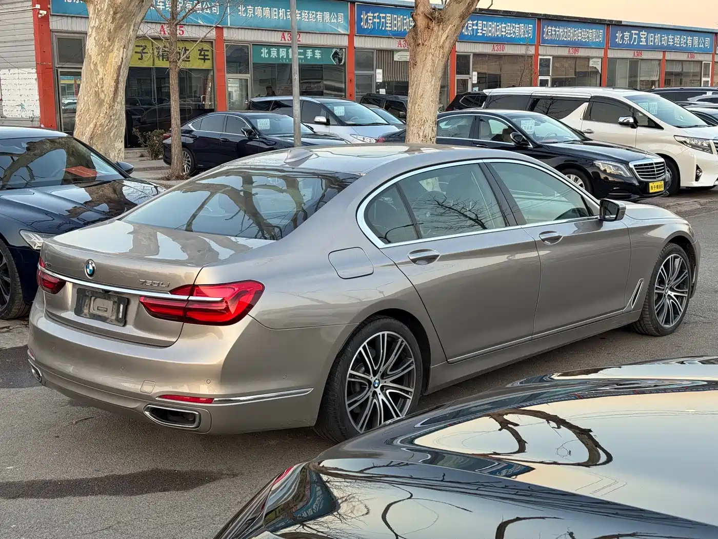 BMW 7 Series 2016 750Li xDrive 4-Seater фото 4