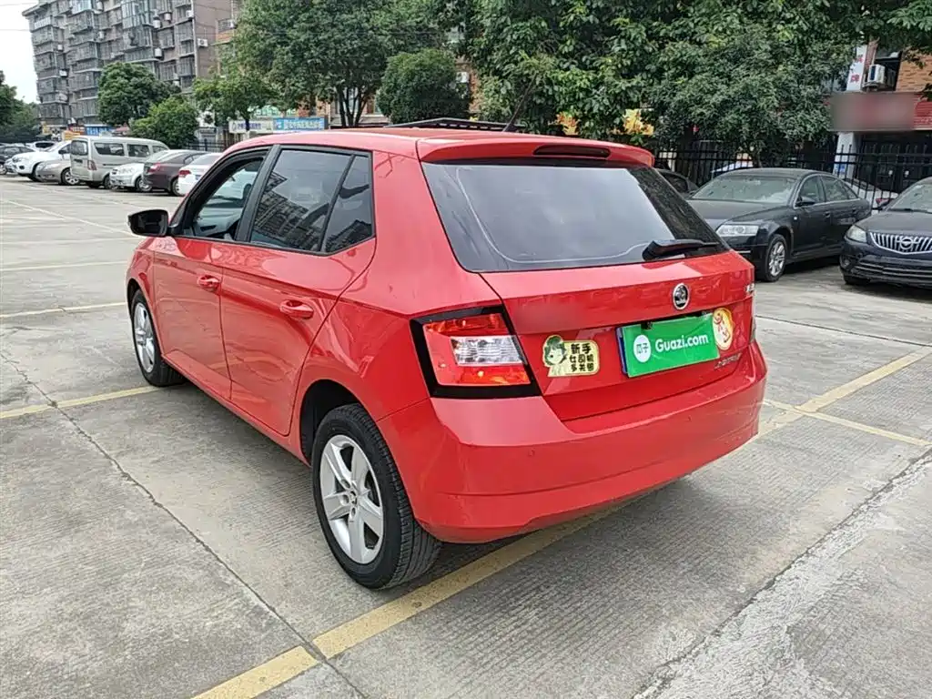 Škoda Fabia 2017 1.4L Auto Car Enjoy Edition фото 5