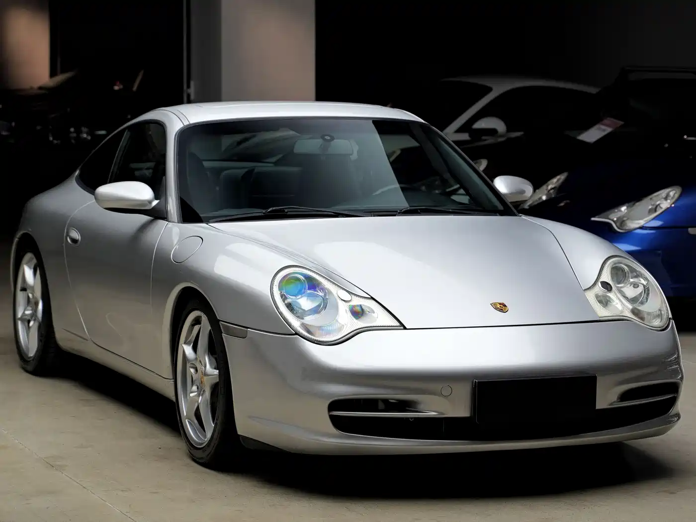 Porsche 911 2004 Carrera S Coupe 3.6L фото 3