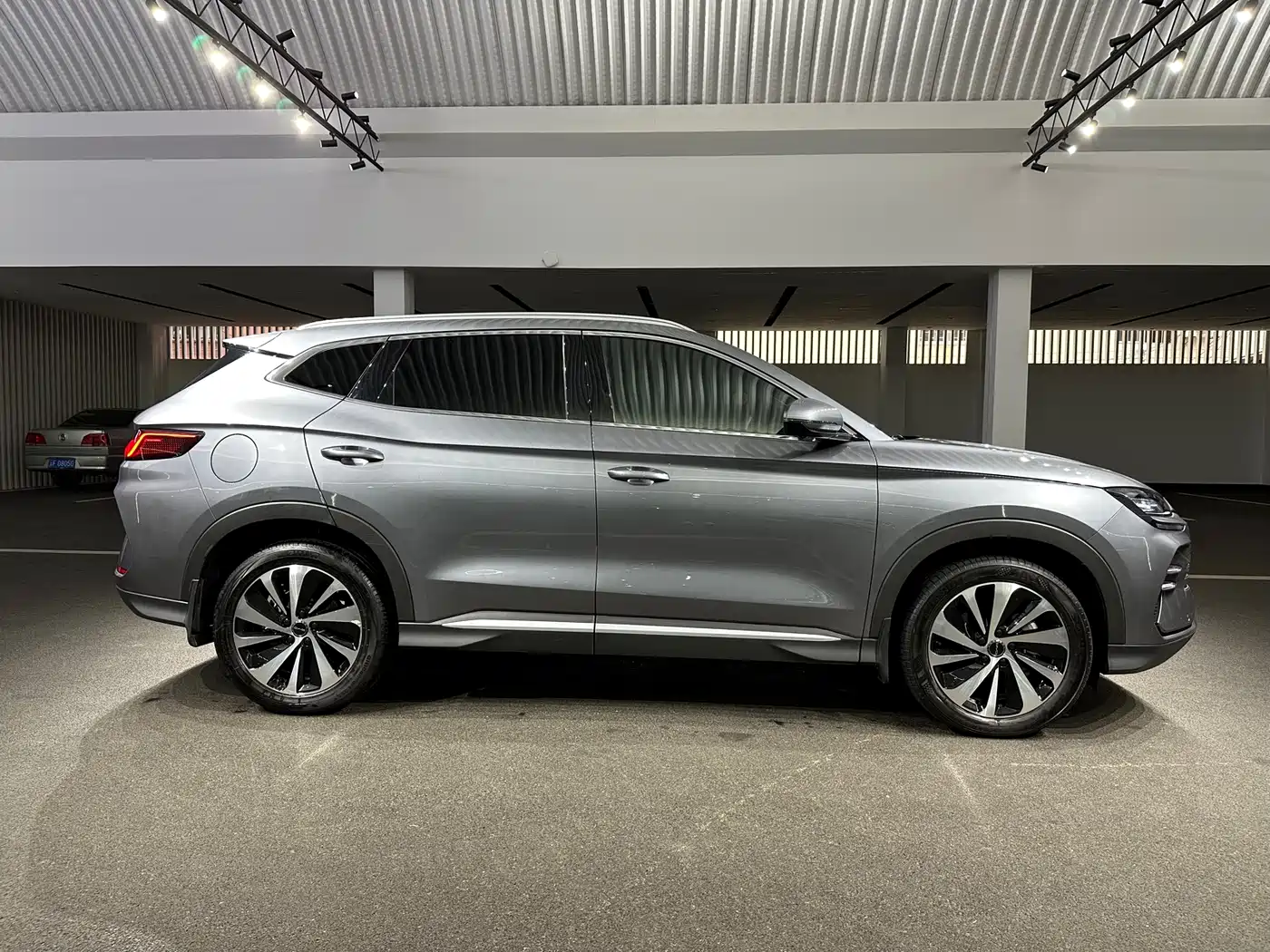 BYD Song PLUS PHEV 2023 Champion Edition DM-i 110KM Flagship фото 5