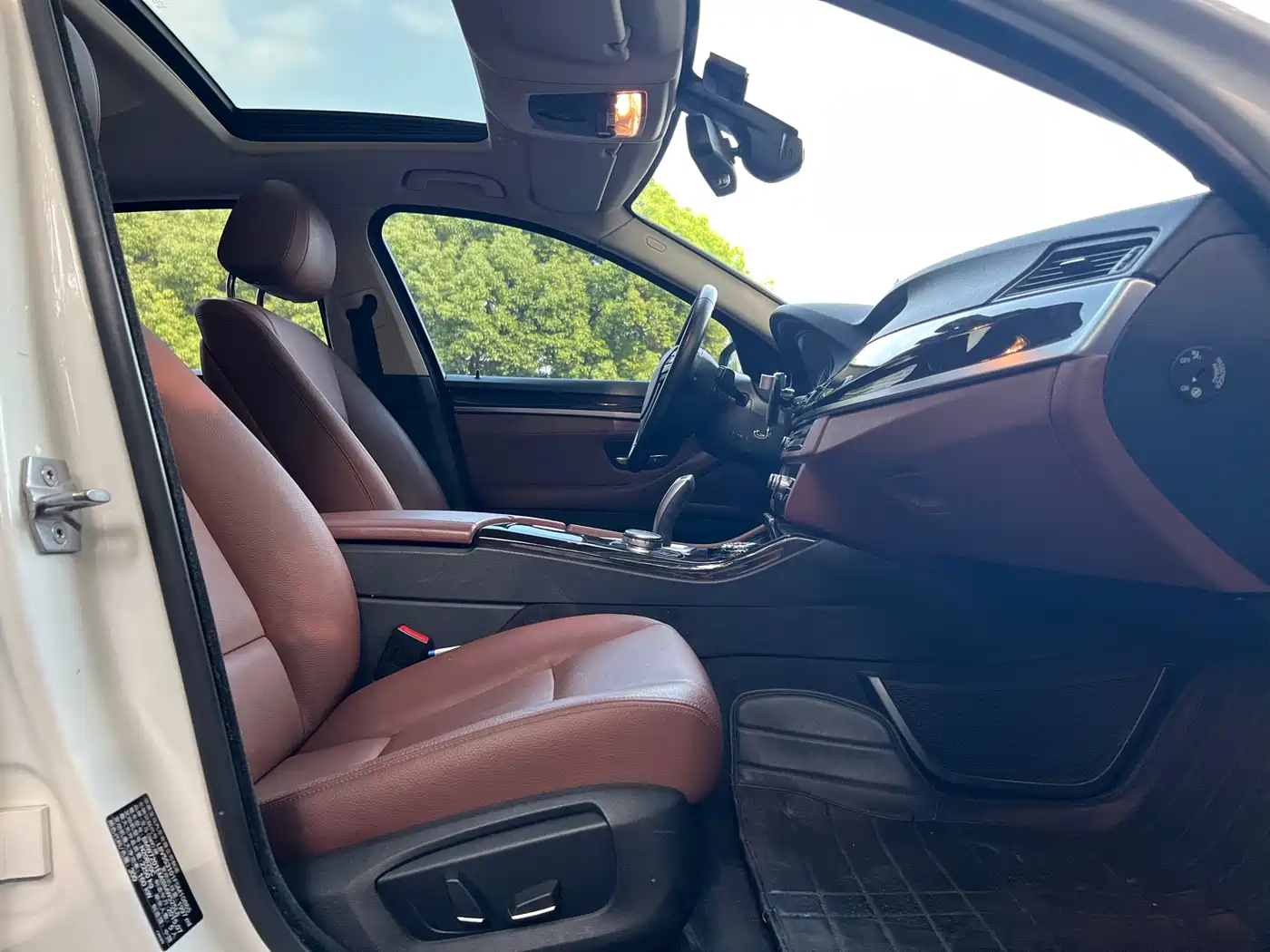 BMW 5 Series 2014 525Li Leading фото 12