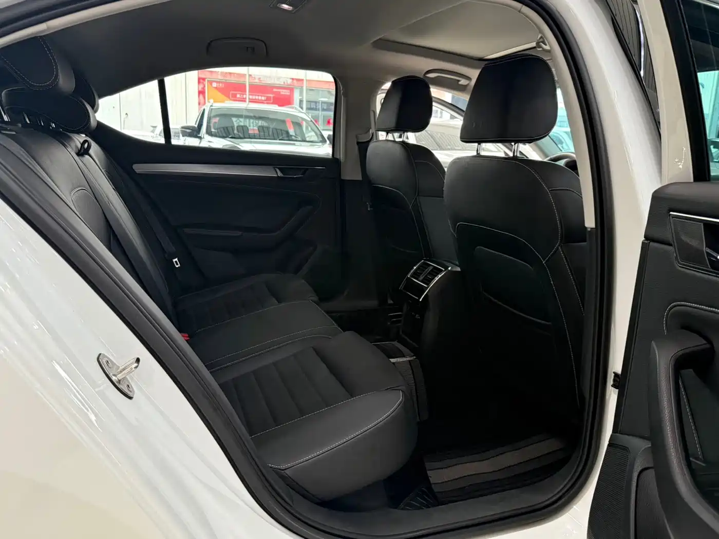 Škoda Superb 2023 Facelift TSI280 DSG Premium Edition фото 9